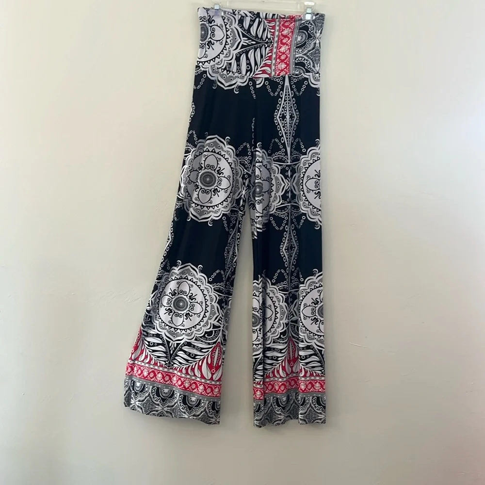 Women's Black and White Patterned Pants Medium